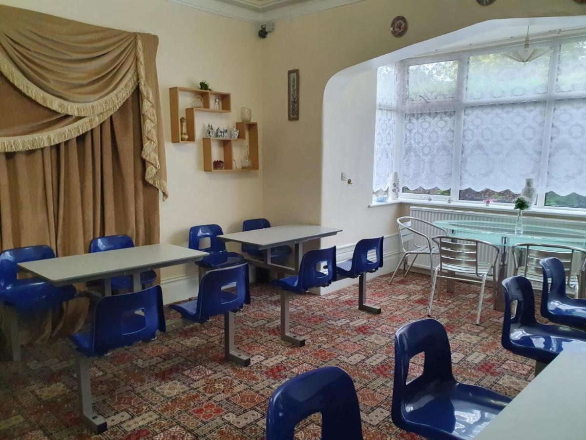 The Handforth Lodge Экстерьер фото