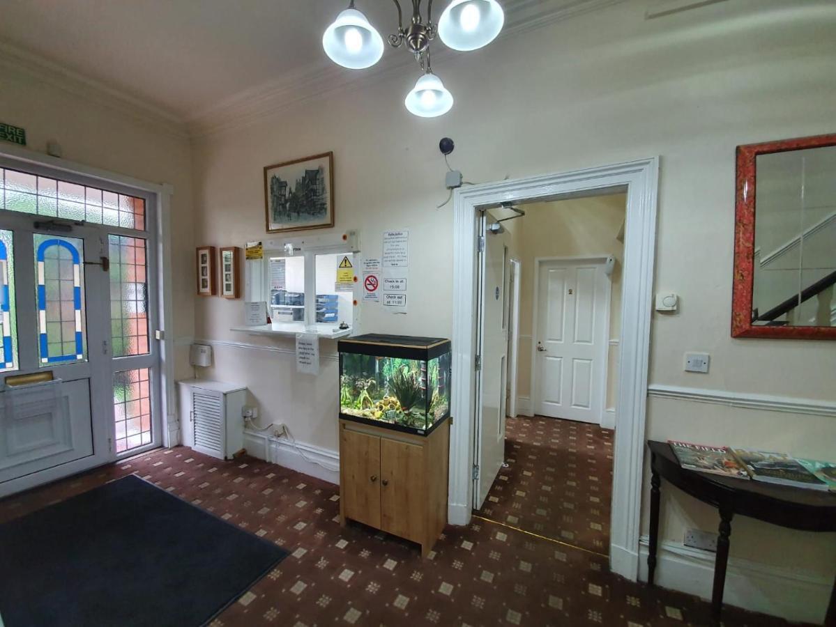 The Handforth Lodge Экстерьер фото