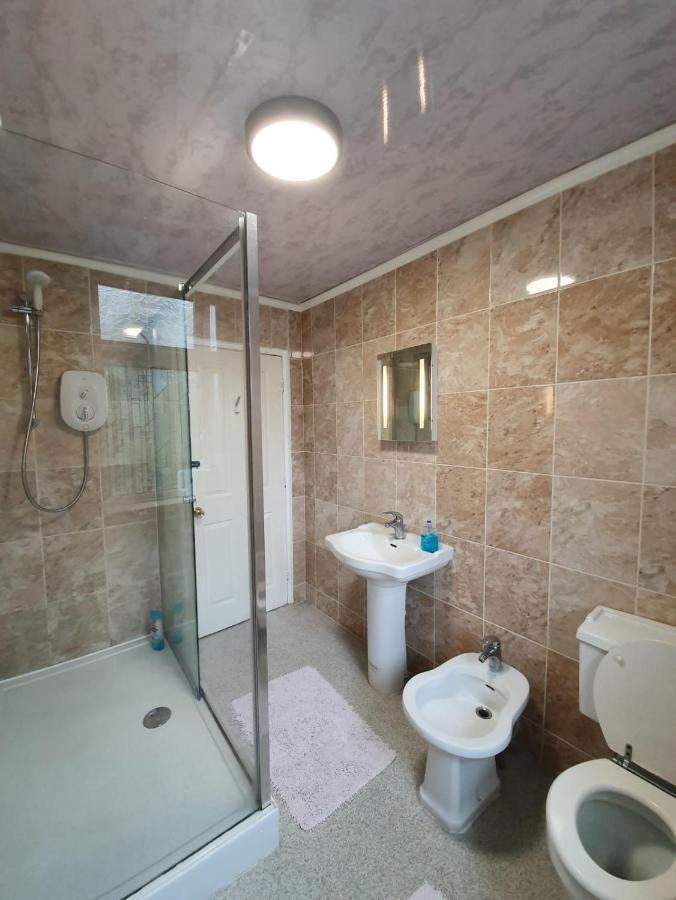 The Handforth Lodge Экстерьер фото